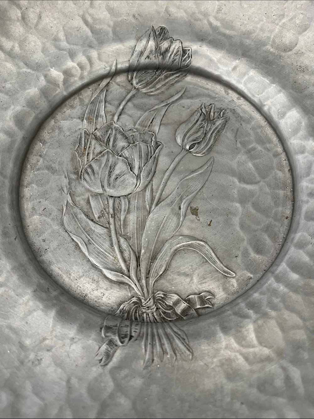 Hand Wrought Creations by Rodney Kent #466 Tulips 1940’s Hammered basket RARE